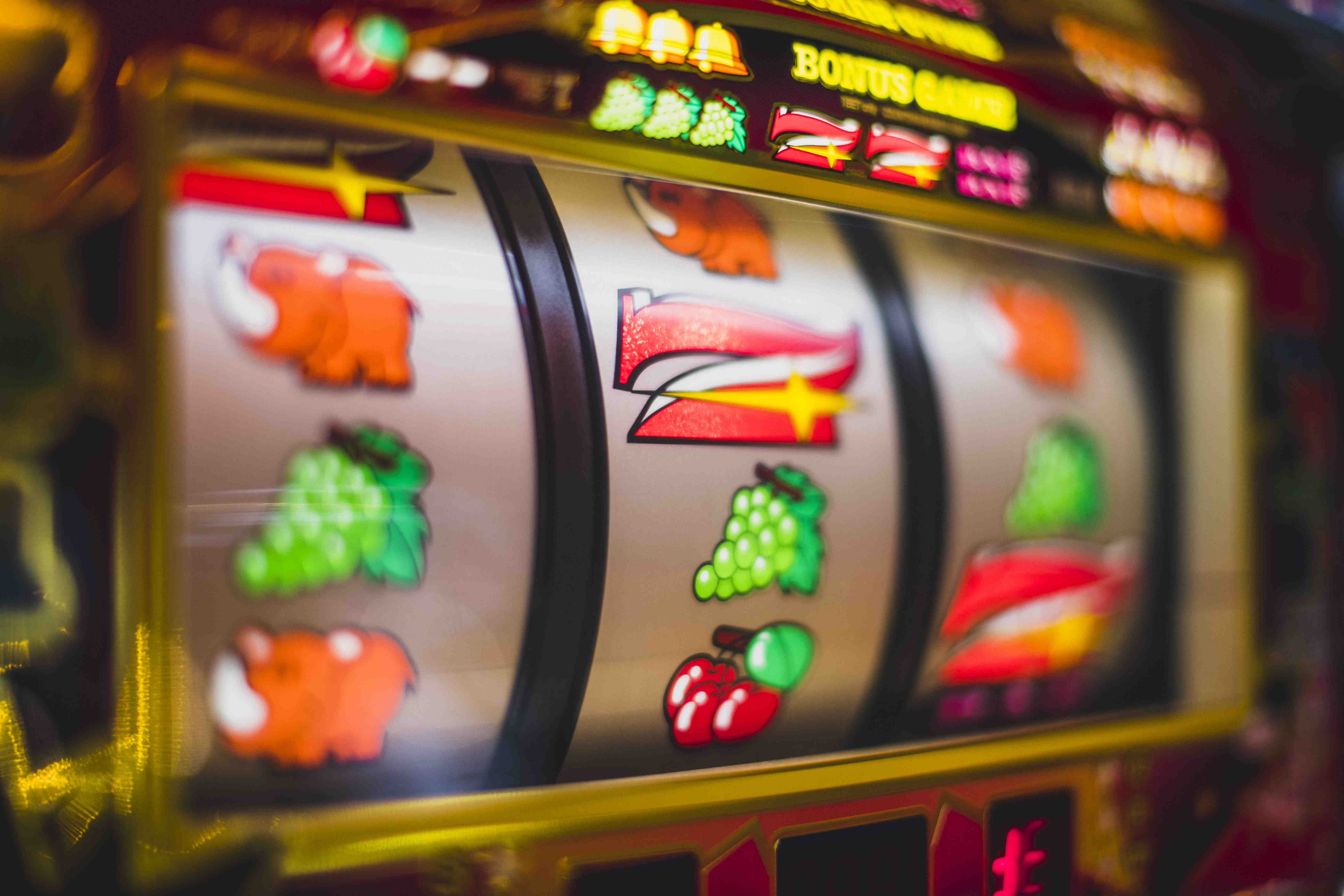 Bàn baccarat Live Casino với dealer thật tại bongdalu 5