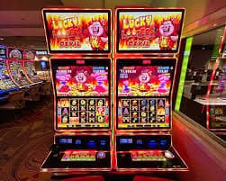 Màn hình game bắn cá với boss cá và hiệu ứng đạn đặc biệt